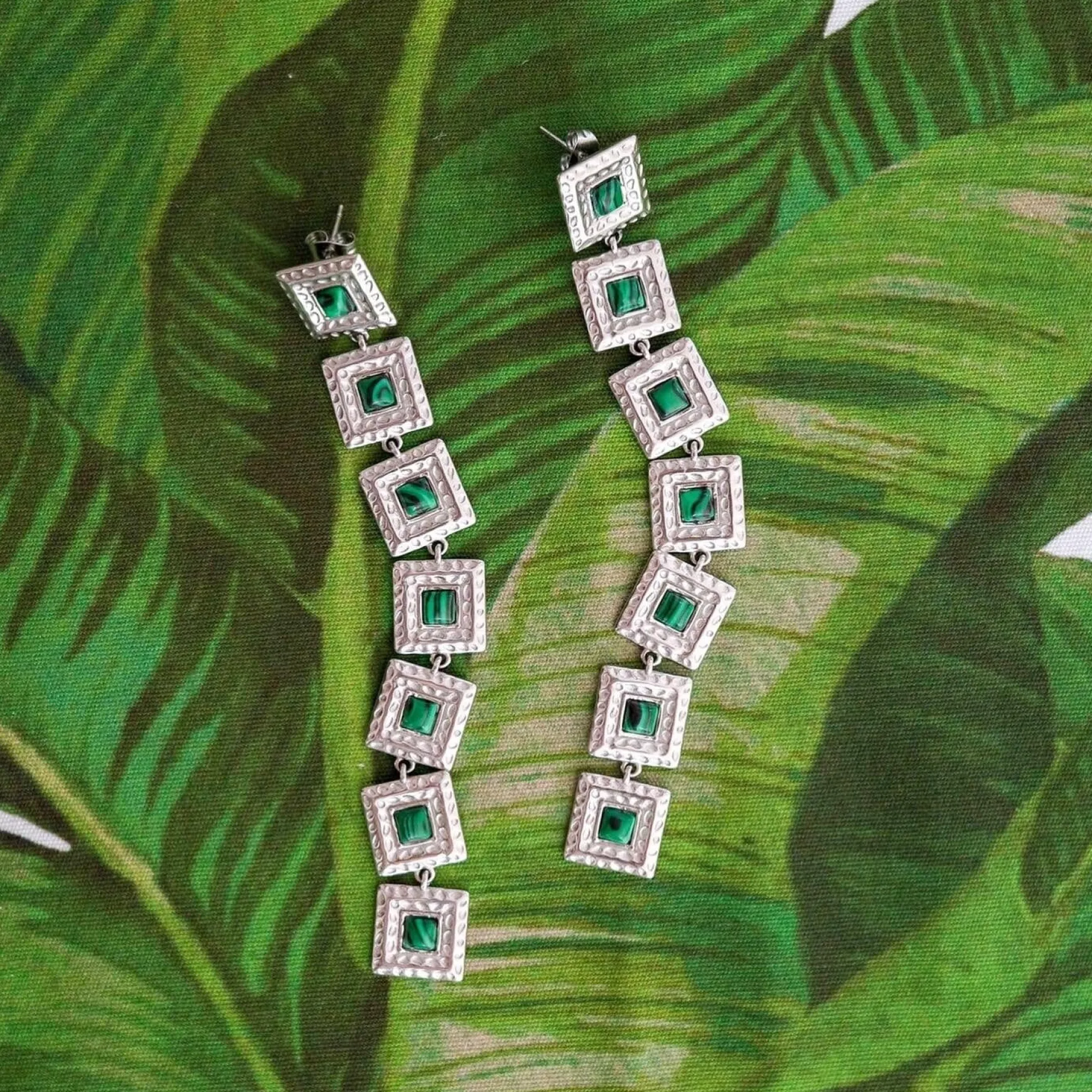 Dangling Carrés